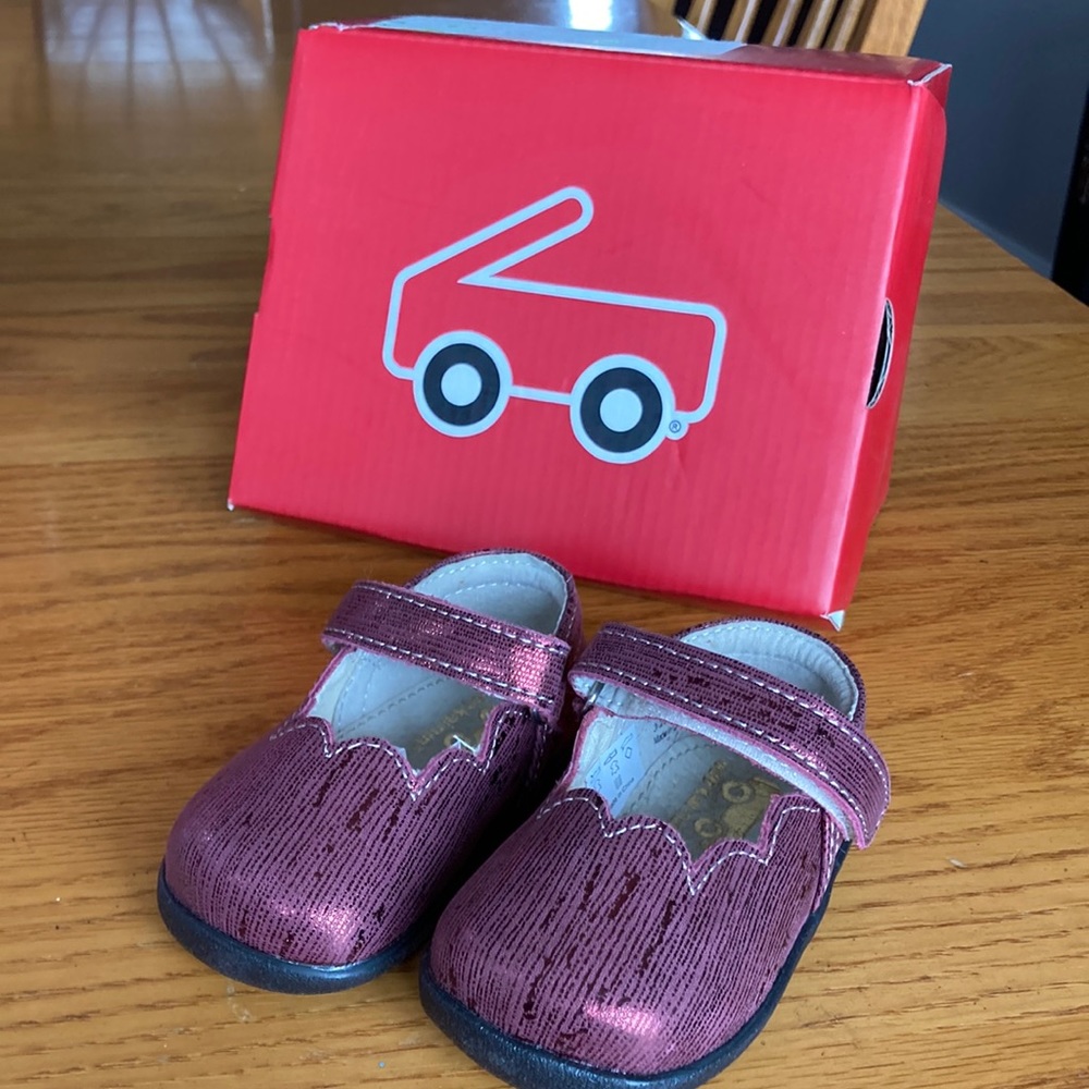 See Kai Run, size 3 Susie burgundy metallic Mary Janes